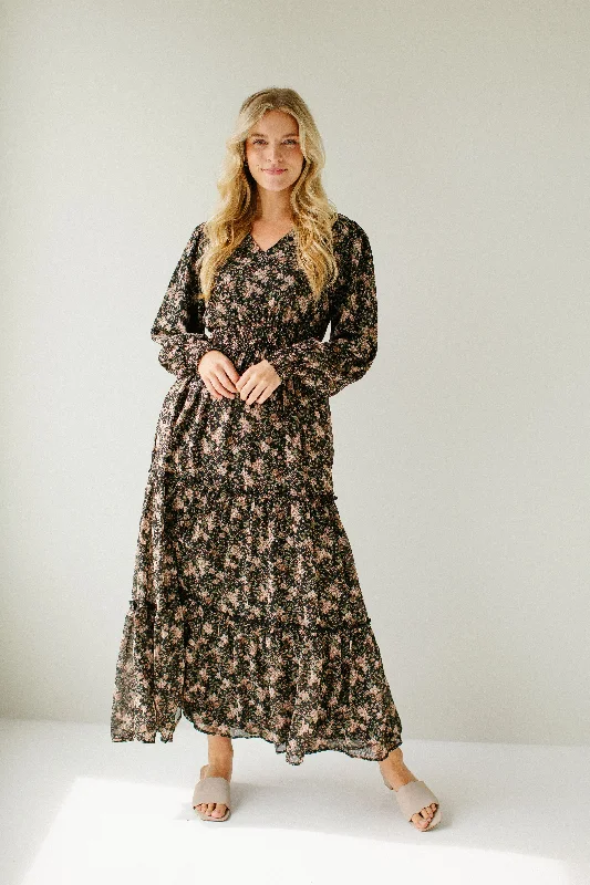 Laid-Back Garnet Maxi Dresses -Laid-Back Garnet Maxi Dresses -'Poetry' Vintage Floral Print Chiffon Maxi Dress in Black