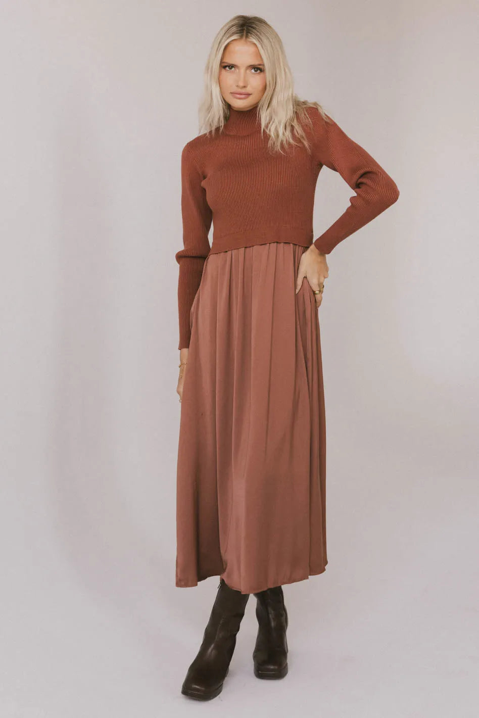 Graceful Thrifty Midi Dresses -Graceful Thrifty Midi Dresses -Zeda Midi Dress in Rust