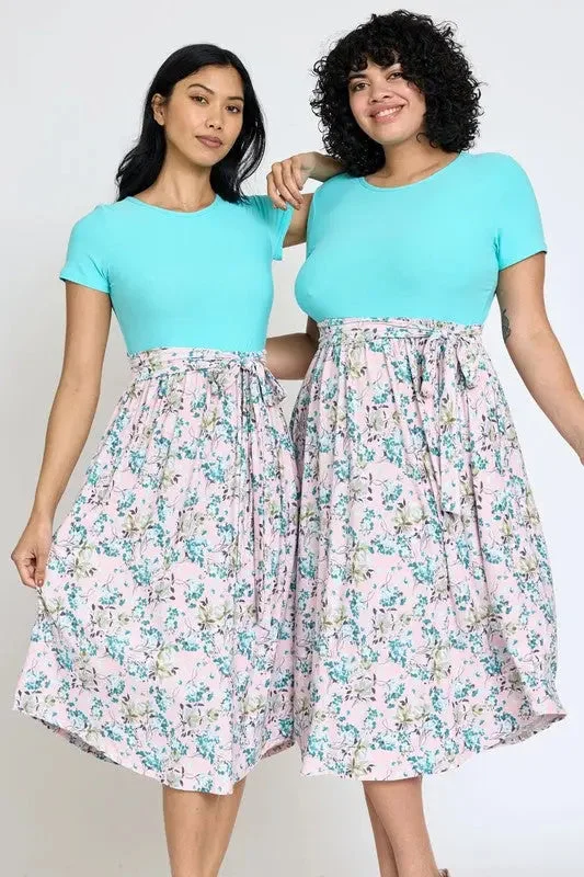 Seafoam Thrifty Festive Midi Dresses -Seafoam Thrifty Festive Midi Dresses -Plus Short Sleeve Floral Midi Dress